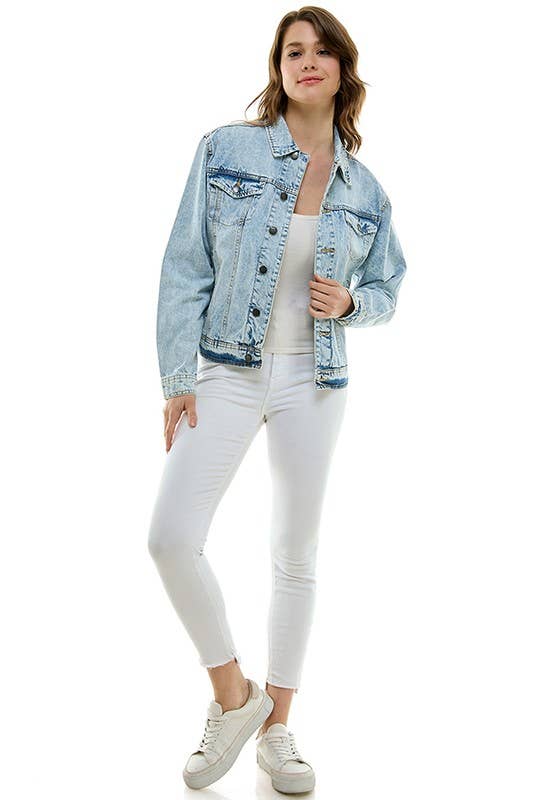 Boyfriend's Denim  jacket for the roomy and relaxed fit