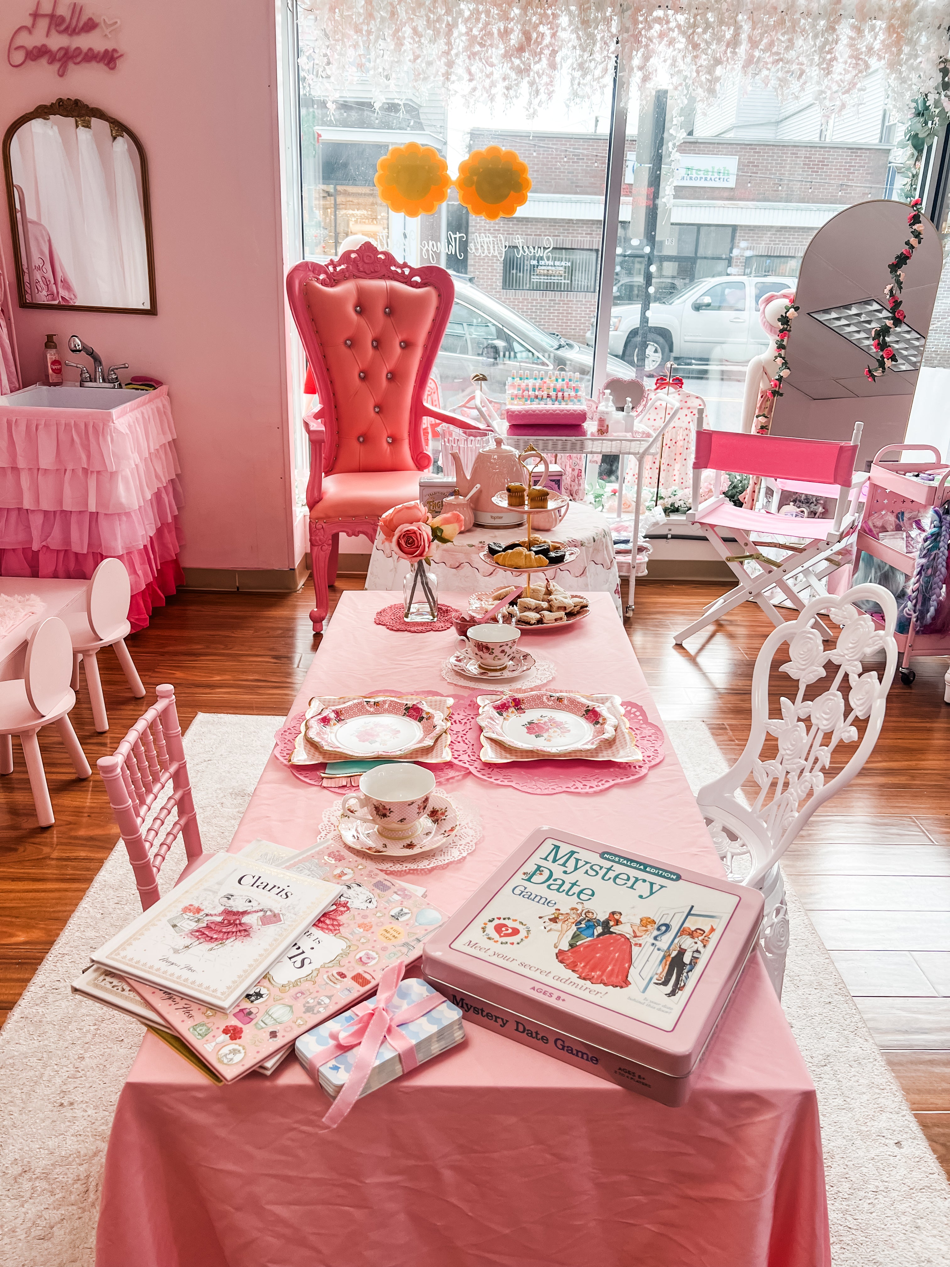 Table with tea party items 